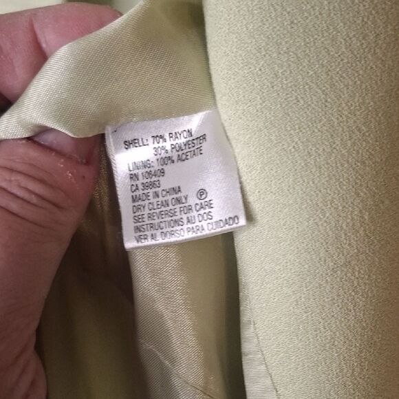 Tahari Stylish Women's Jacket in Light Green size 12 petite - Picture 3 of 6